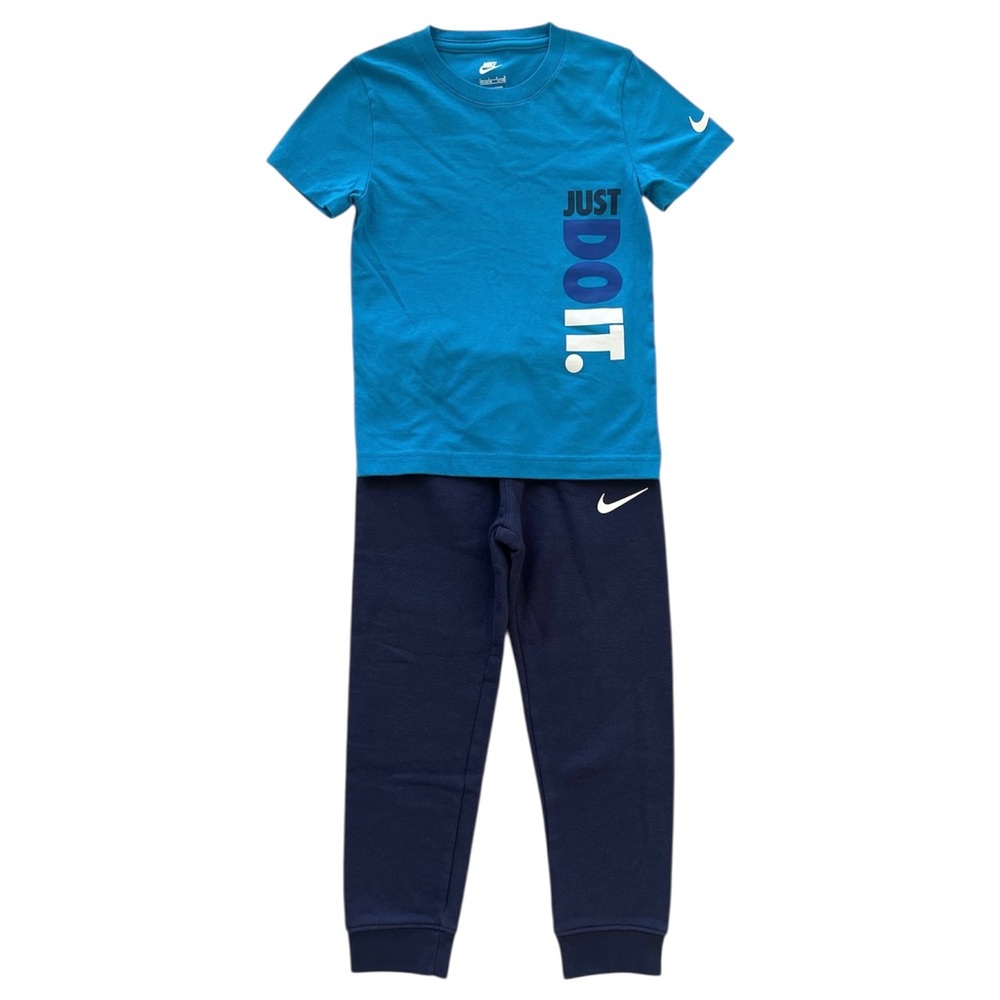 Nike tee & joggers